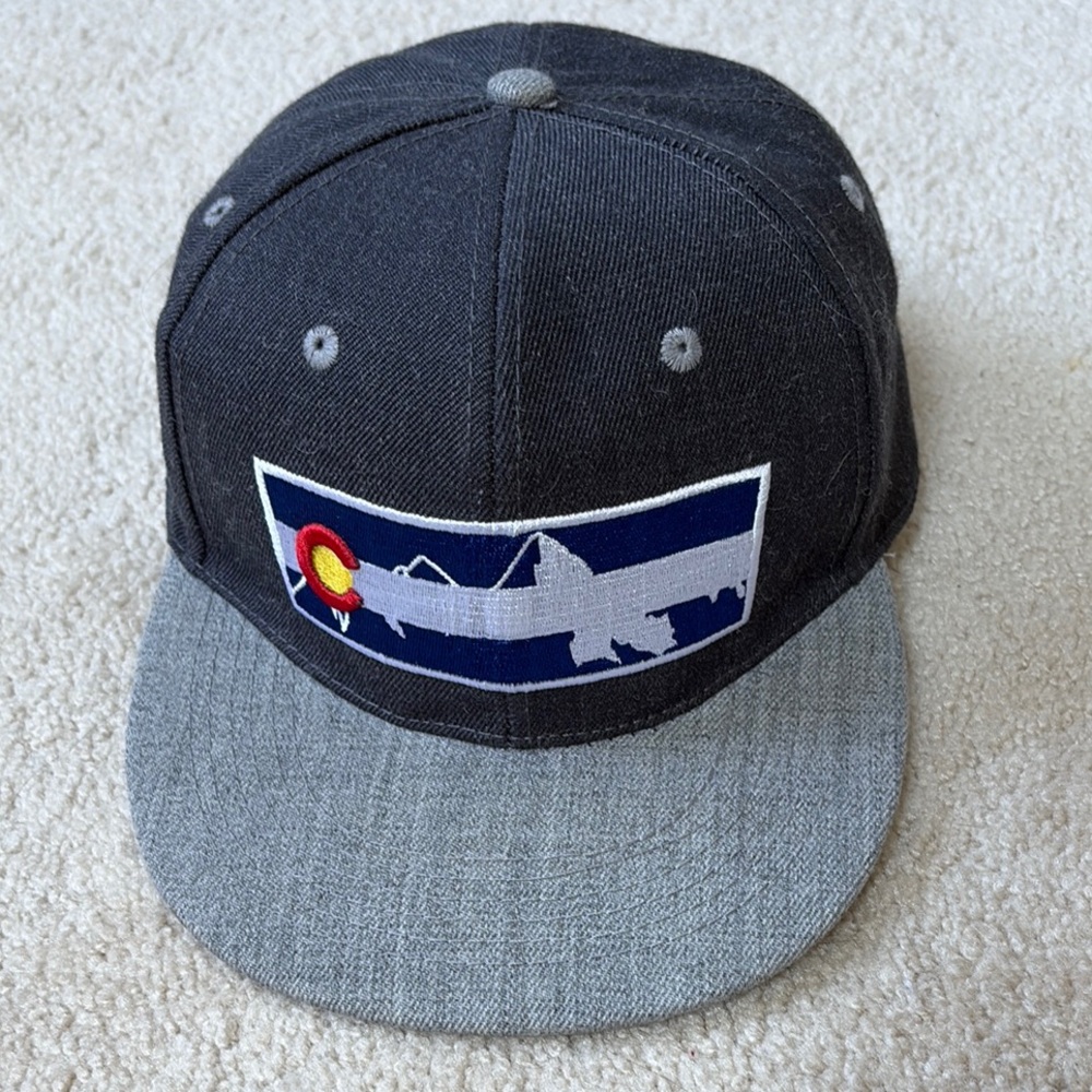 NWOT - ULURU Colorado Gray Hat with Blue Flag Logo